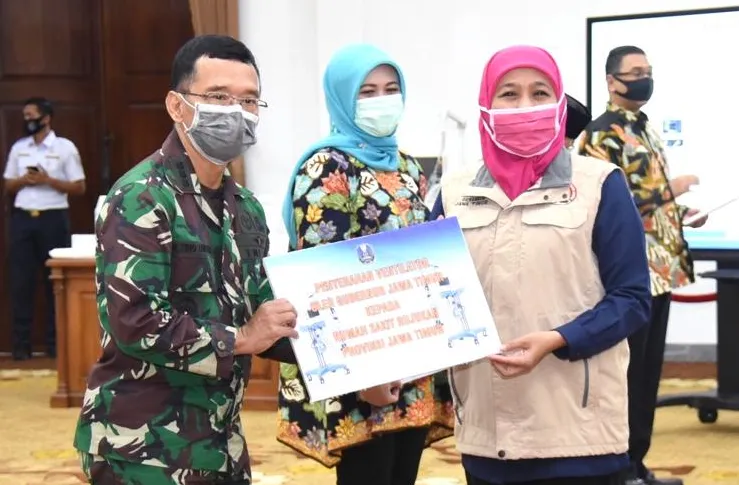 Gubernur Jatim Salurkan Ventilator dan CPAP ke 20 RS Rujukan