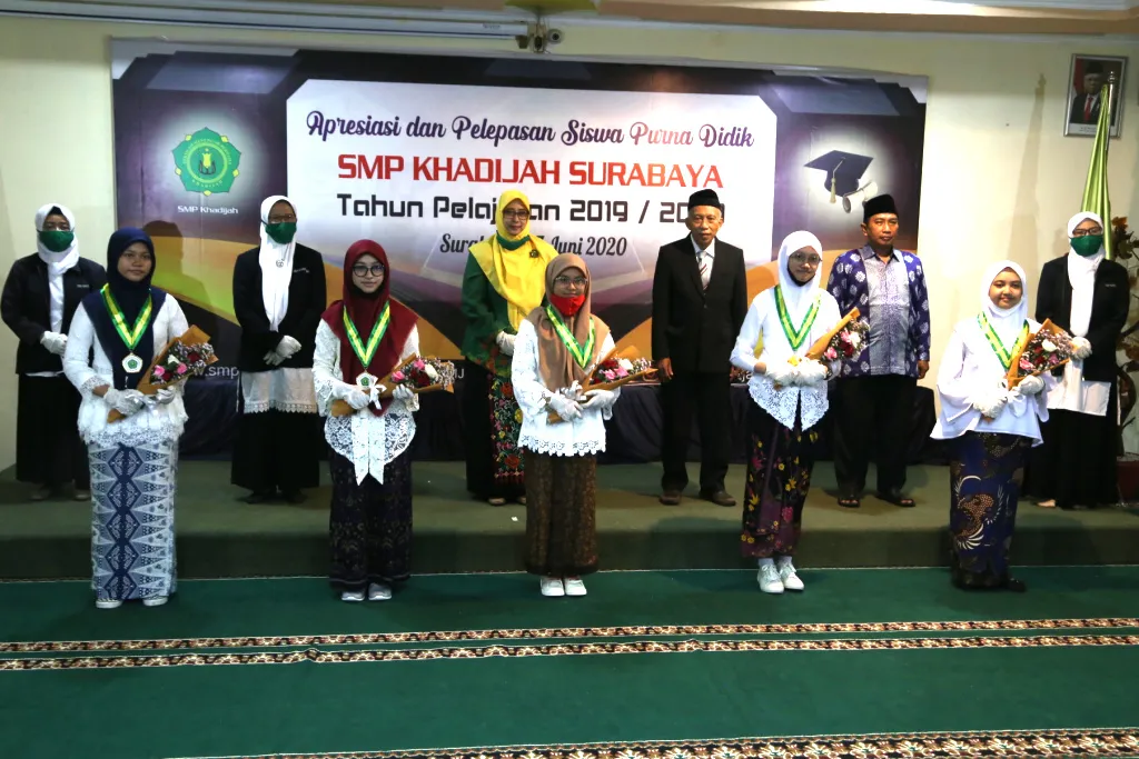 Apresiasi Anak Didik, SMP Khadijah Tetap Wisuda di Tengah Pandemi