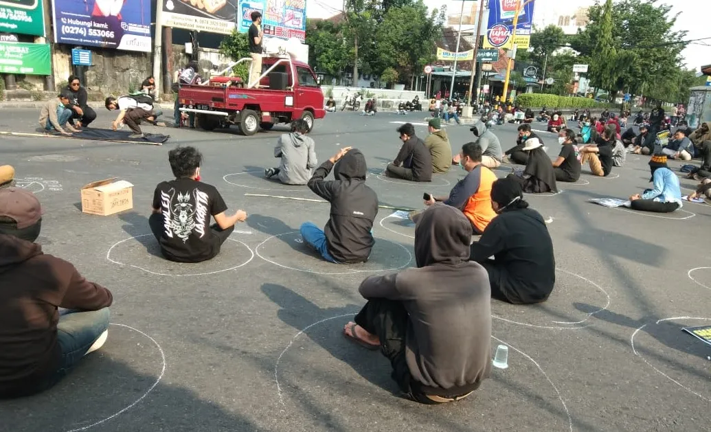 Ratusan Mahasiswa Yogyakarta Tolak Omnibus Law