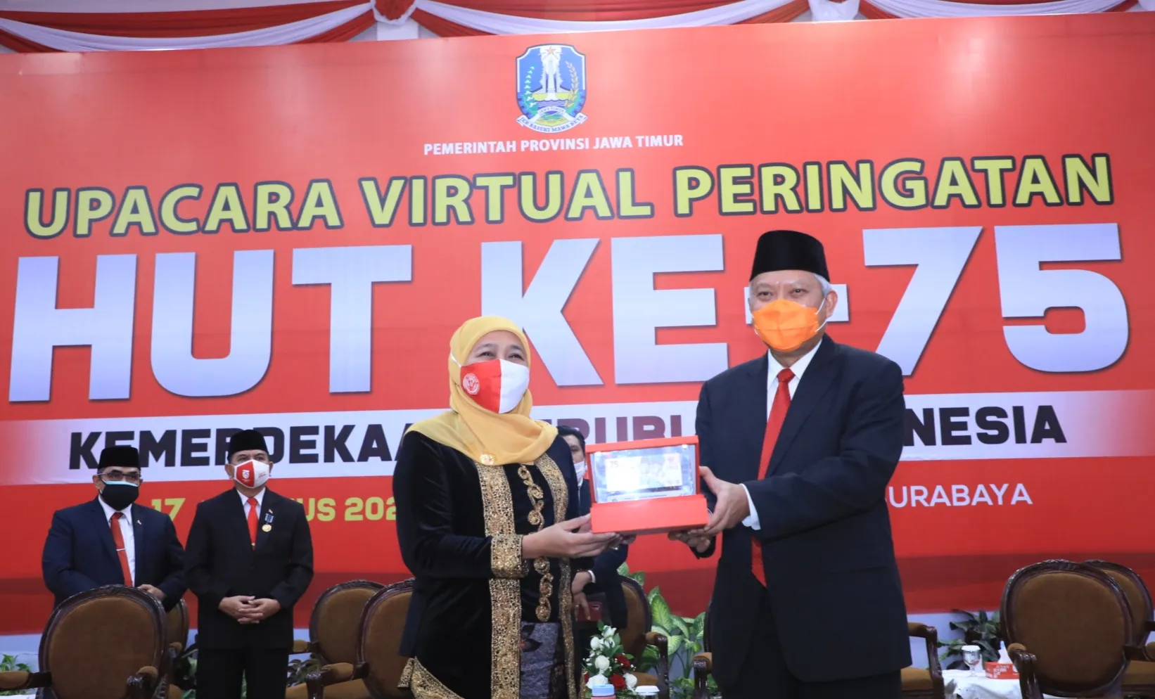 Dapat Uang Baru Pecahan Rp75 Ribu Khofifah: Desainnya Indonesia Banget