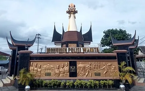Dipelopori Enam Gadis Minang Polwan Lahir di Kota Bukittinggi