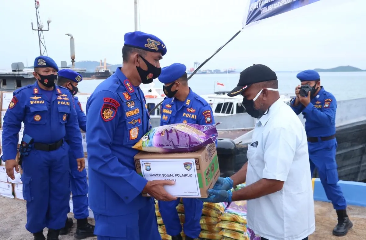 Kakorpolairud Baharkam Polri dan Ditpolairud Polda Kepri Gelar Baksos 