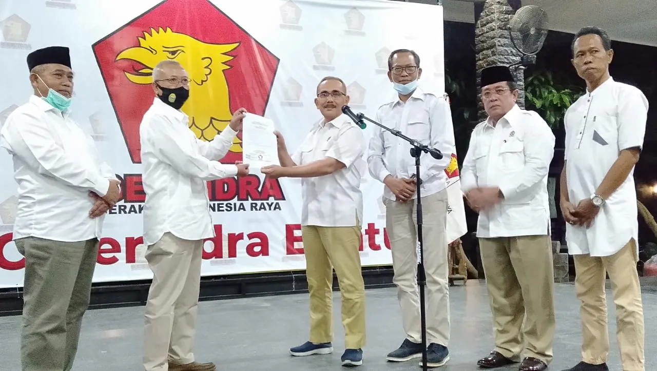 Tiga Partai Serahkan Rekomendasi ke Bapaslon Bupati dan Wakilnya