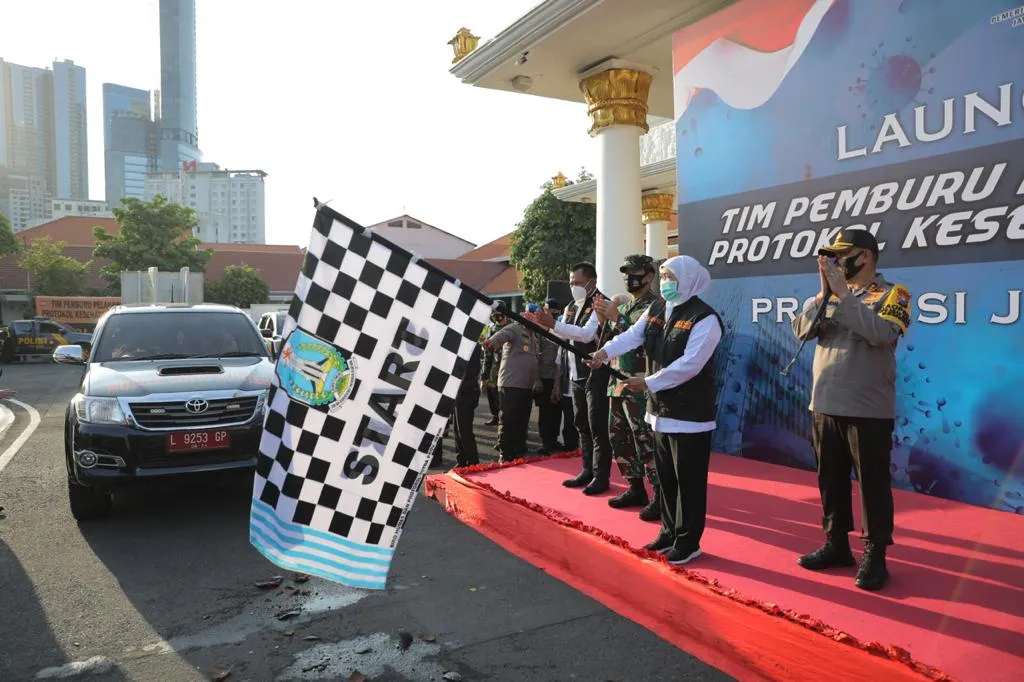 Gubernur Khofifah Lepas Tim Hunter Pelanggar Protkes Covid-19