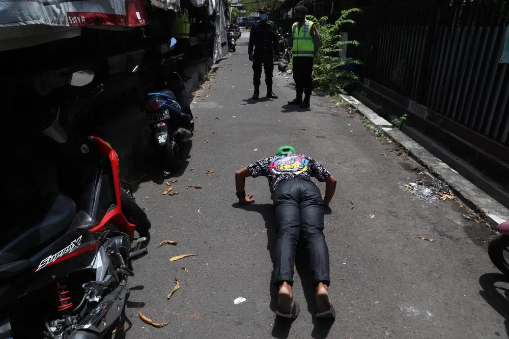 Asik Ngopi Gak Bawa Masker, Tanggung Sendiri Akibatnya!