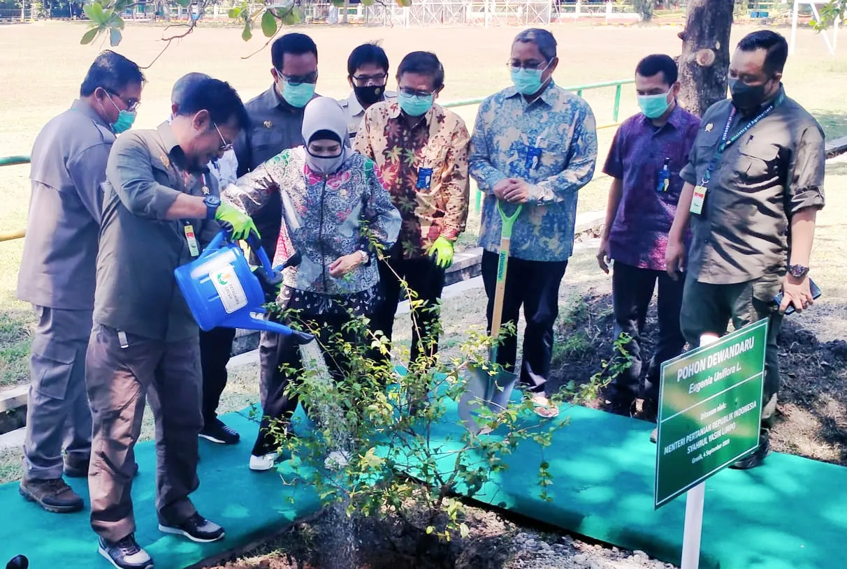 Kunjungi Petrokimia Gresik, SYL Wujudkan Industri Ramah Lingkungan 