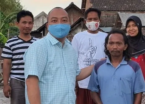 Roboh Dimakan Usia, Alif Santuni Keluarga Kurang Mampu