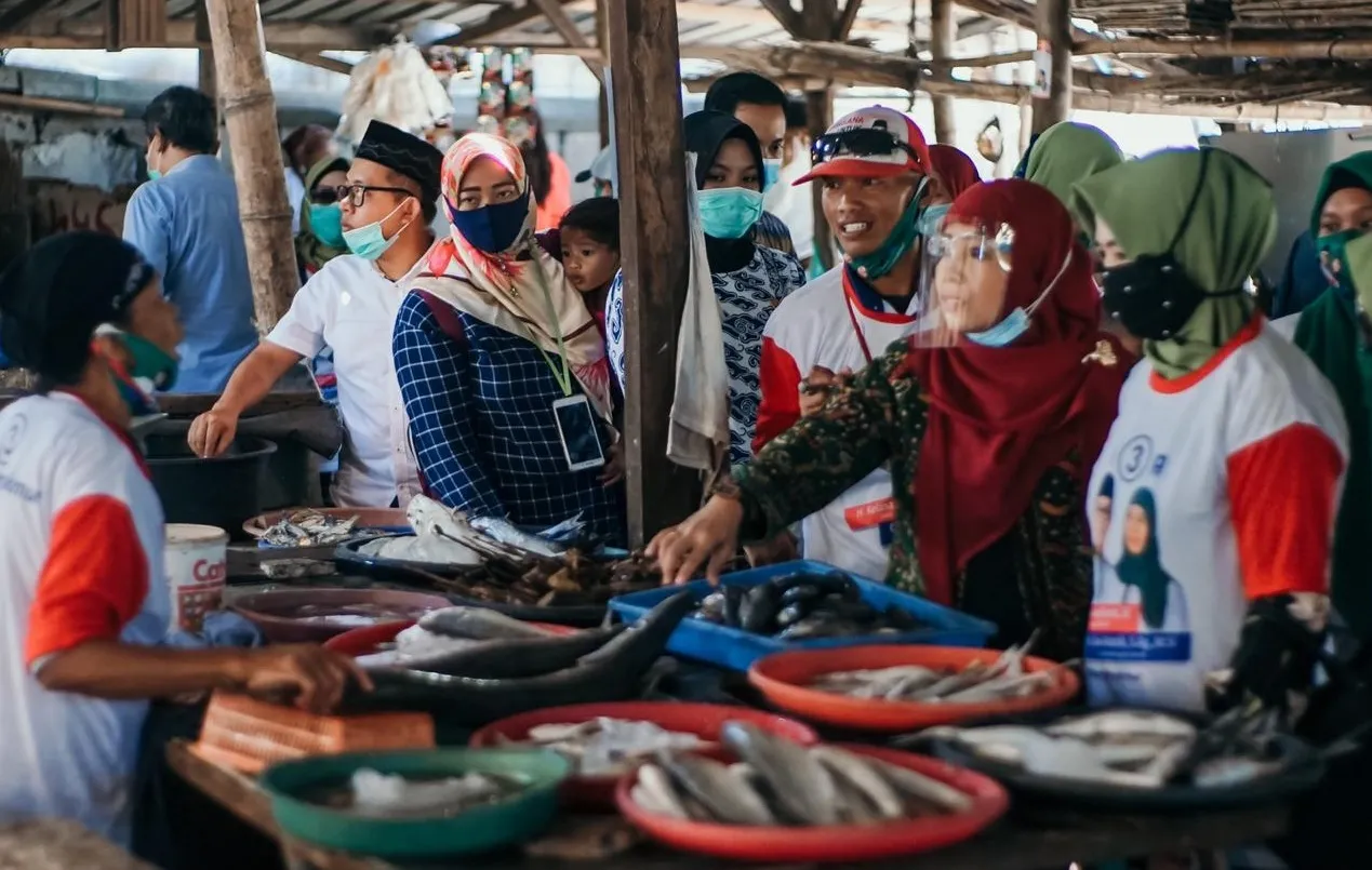 Bunda Astutik Simak Keluhan Pedagang Ikan dan Nelayan di Sidoarjo