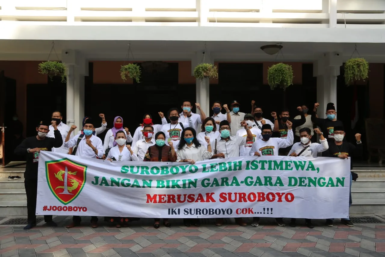Komunitas ini Siap Jaga Kota Surabaya 