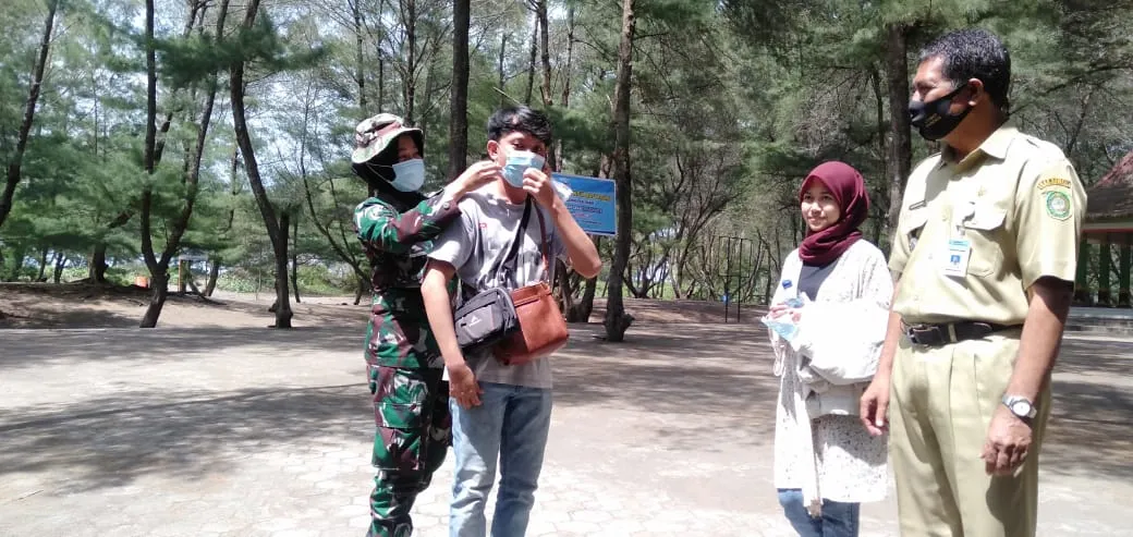 Lantamal V Bagikan 1 Juta Masker Gratis untuk Wisatawan 