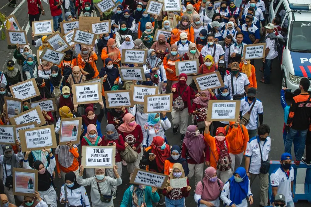 Gubernur Khofifah: Kami Seimbangkan Kepentingan Dunia Usaha dan Buruh
