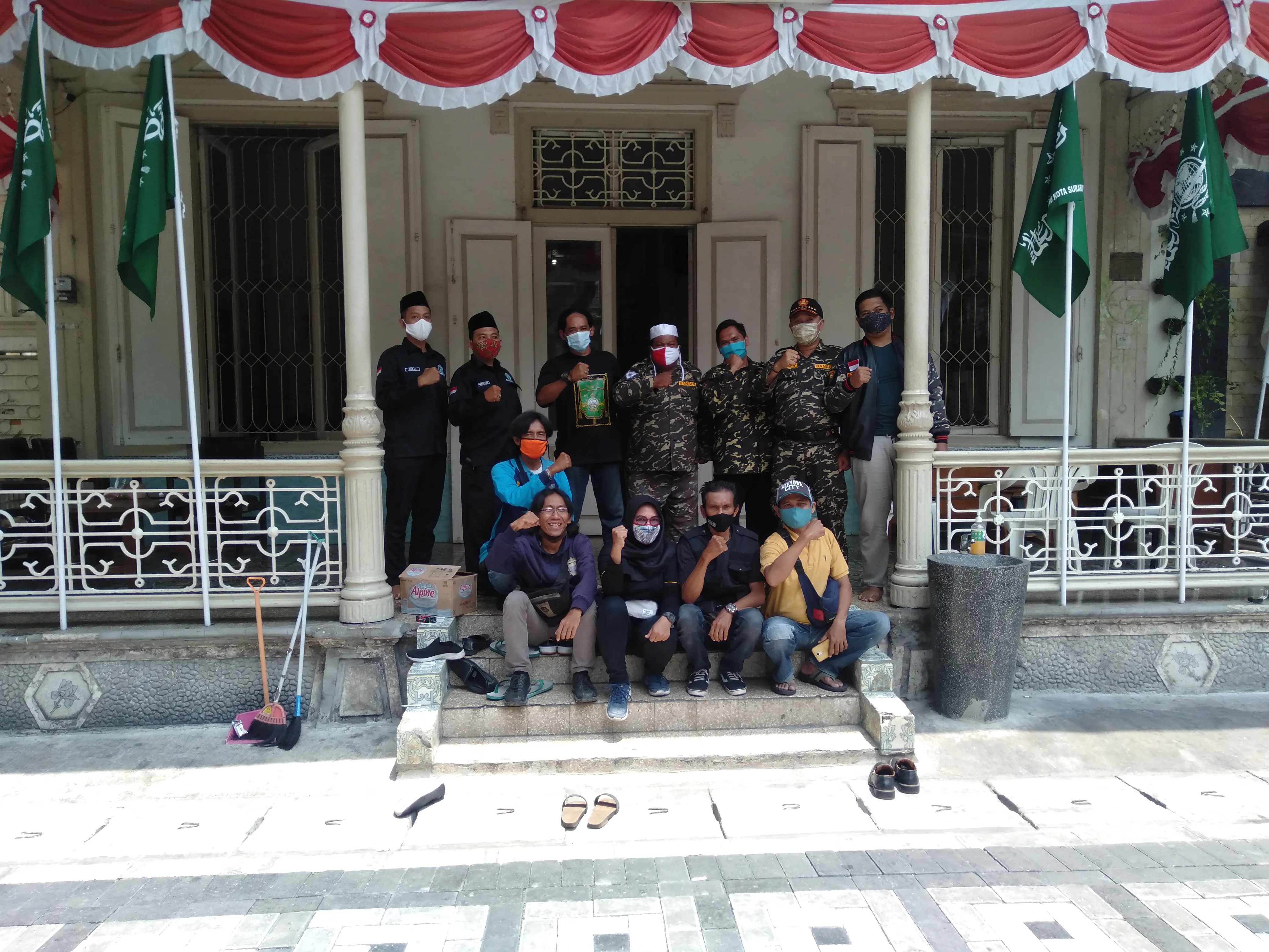 Aliansi Wartawan Surabaya Gelar Baksos di Monumen Resolusi Jihad 