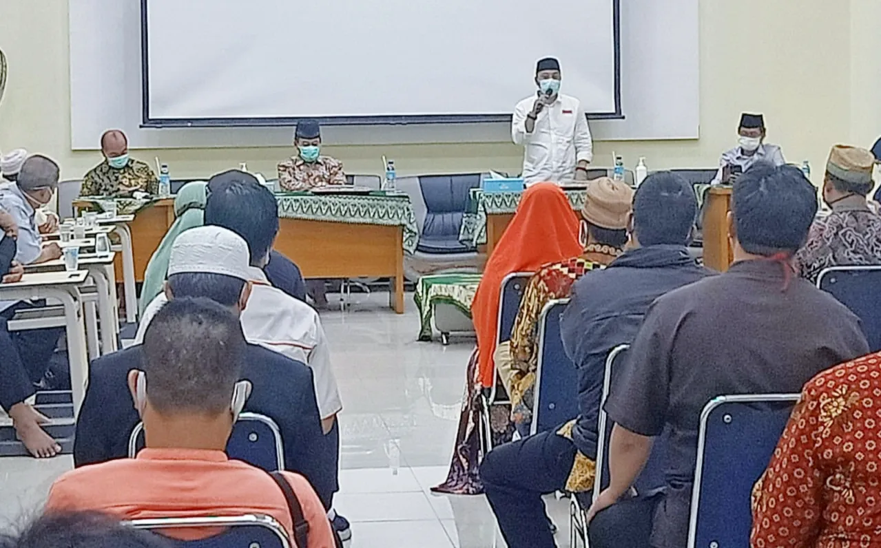 Panelis Debat Pilwali Dr Sukadiono Bersama Cawali Eri Cahyadi Disorot