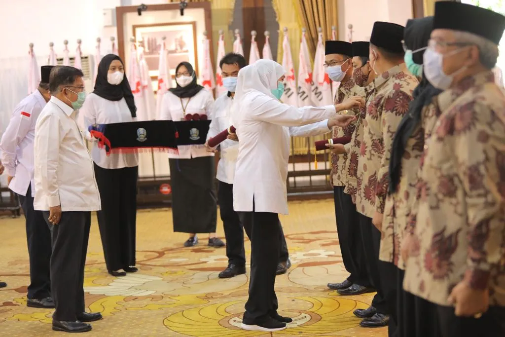 Jusuf Kalla Lantik Dewan Kehormatan dan Pengurus PMI Provinsi Jatim
