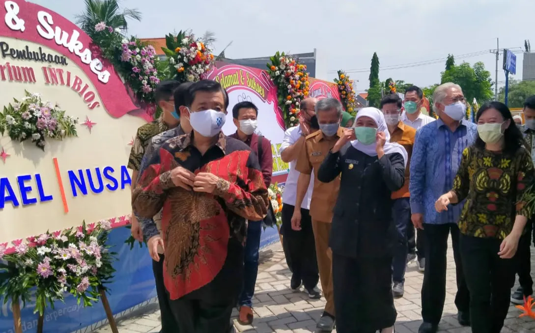 Gubernur Khofifah Tinjau Laboratorium Intibios di Sidoarjo