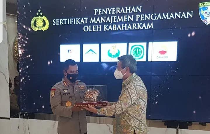 BSI Terima Penghargaan Sertifikat Emas Sistem Pengamanan Obvitnas