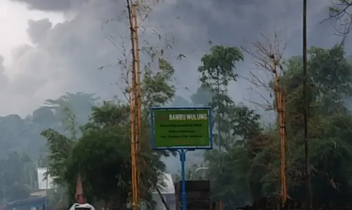 Keluarkan Awan Panas Guguran Sejauh 4,5 Kilometer
