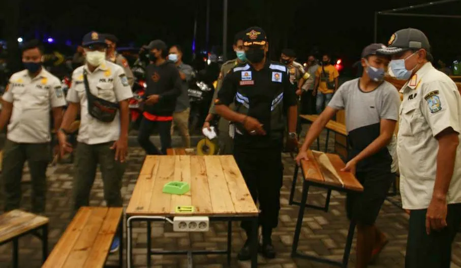 Dua Warkop di Aloha dan Cafe di Sidoarjo Disegel Pol PP Prov Jatim 