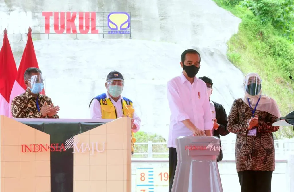 Presiden Jokowi Resmikan Bendungan Tukul di Pacitan 