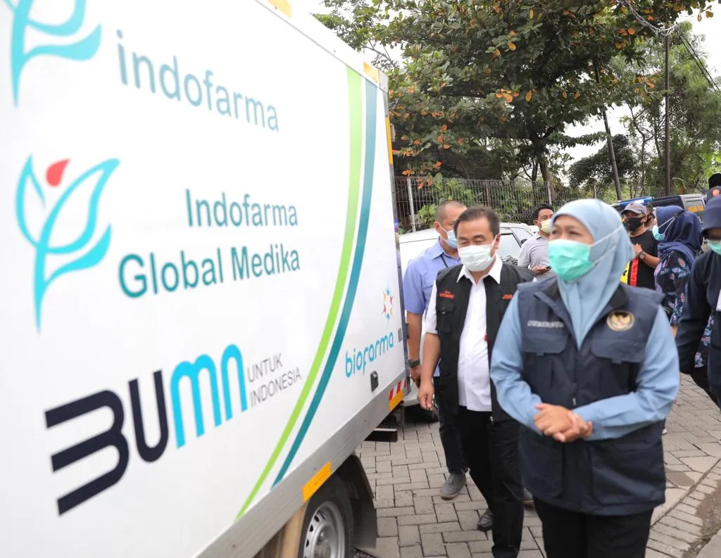 Gubernur Khofifah Lepas Pengiriman 914.200 Vaksin Covid-19 Tahap Dua