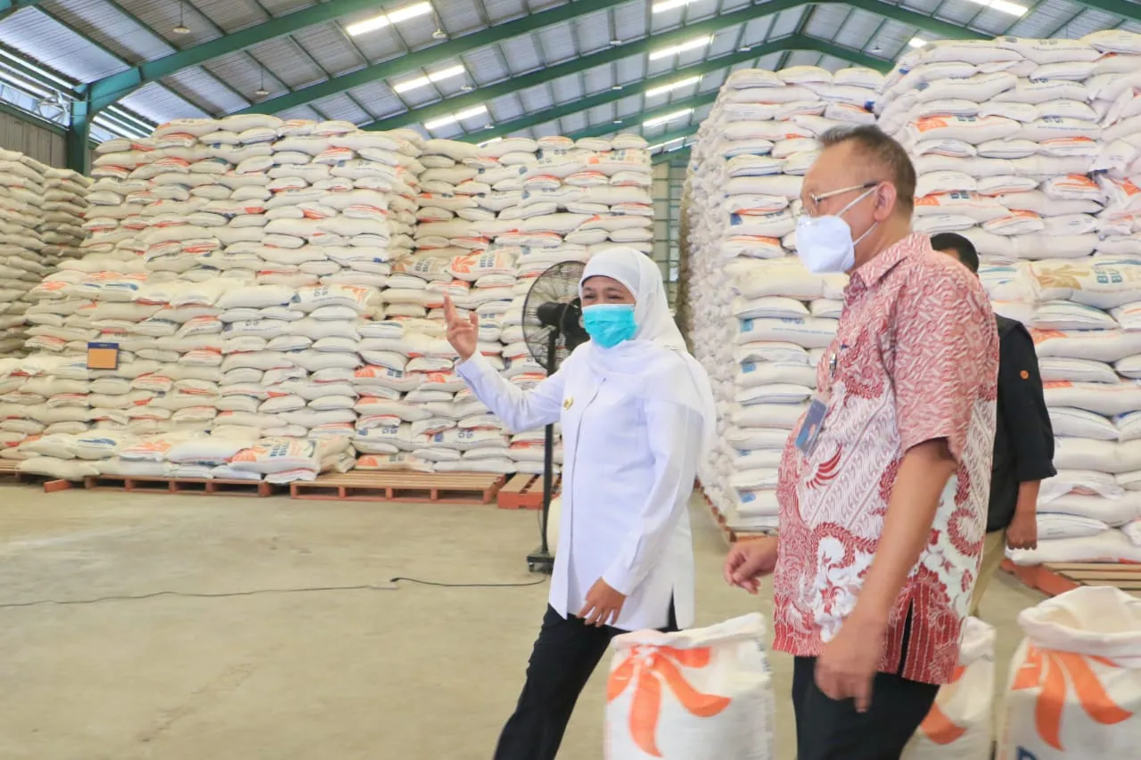 Gubernur Khofifah Minta Bulog dan BUMN  Tingkatkan Serapan Pembelian Beras 