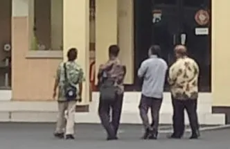 Kepala Sekolah AF, Diperiksa Penyidik Polrestabes Surabaya