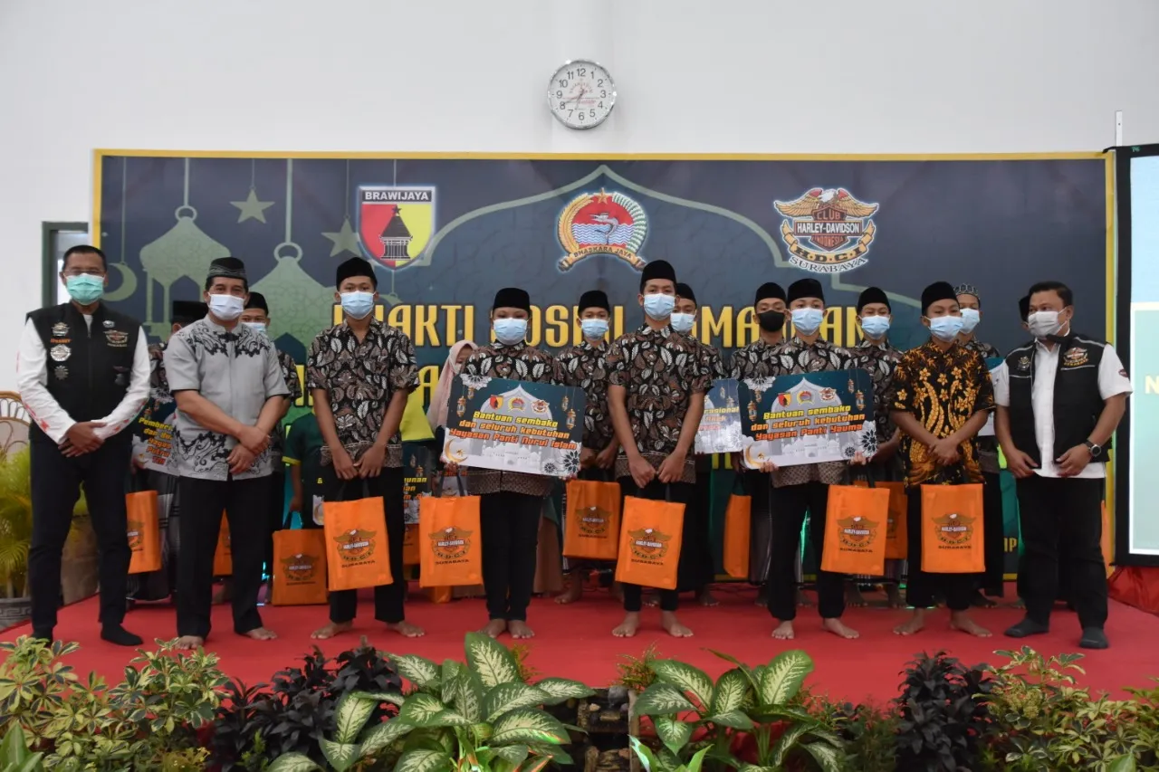 Korem 084/BJ Bersama HDCI Surabaya Gelar Baksos