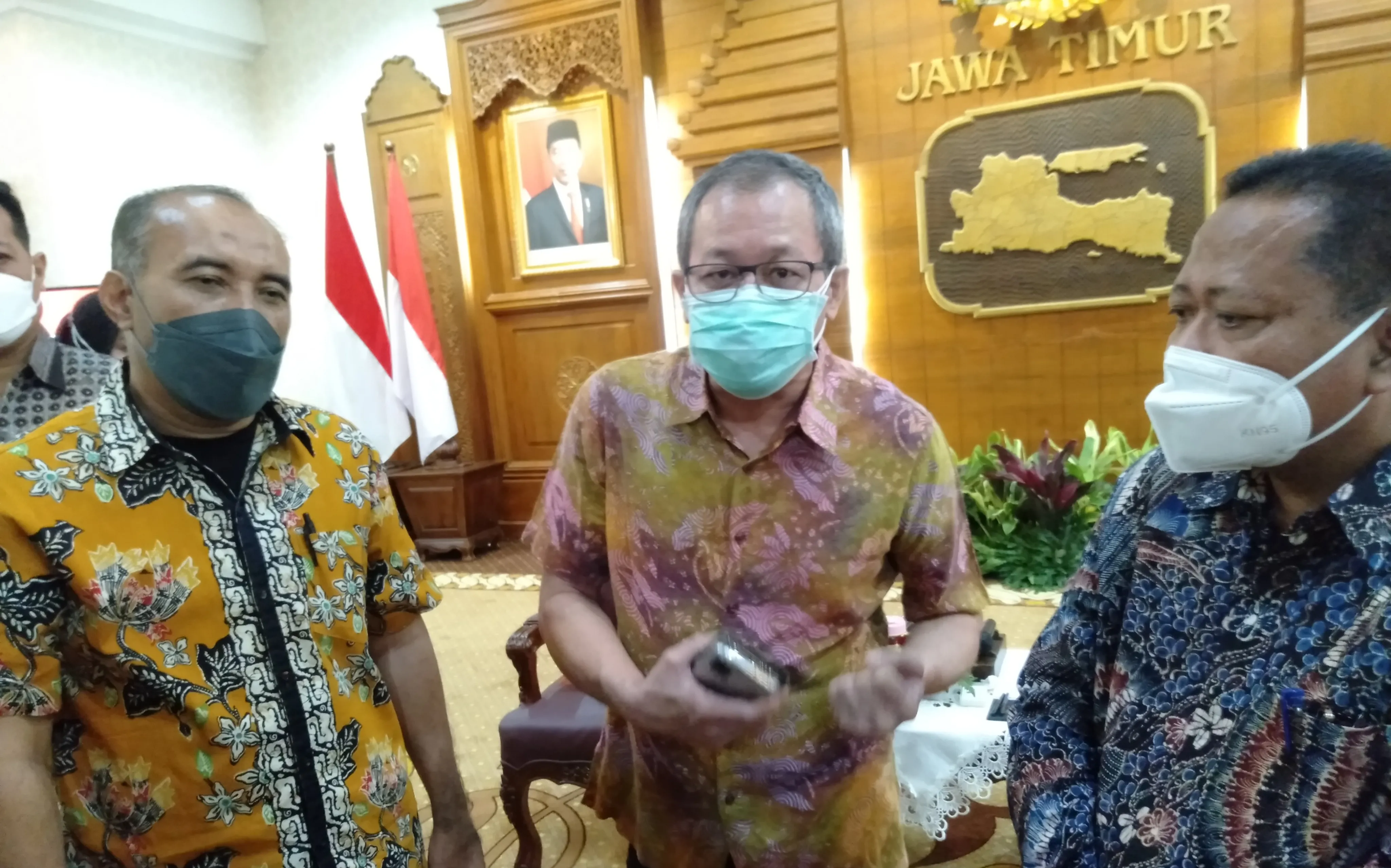 Peternak Sarang Walet Ngadu ke Gubernur Jatim 