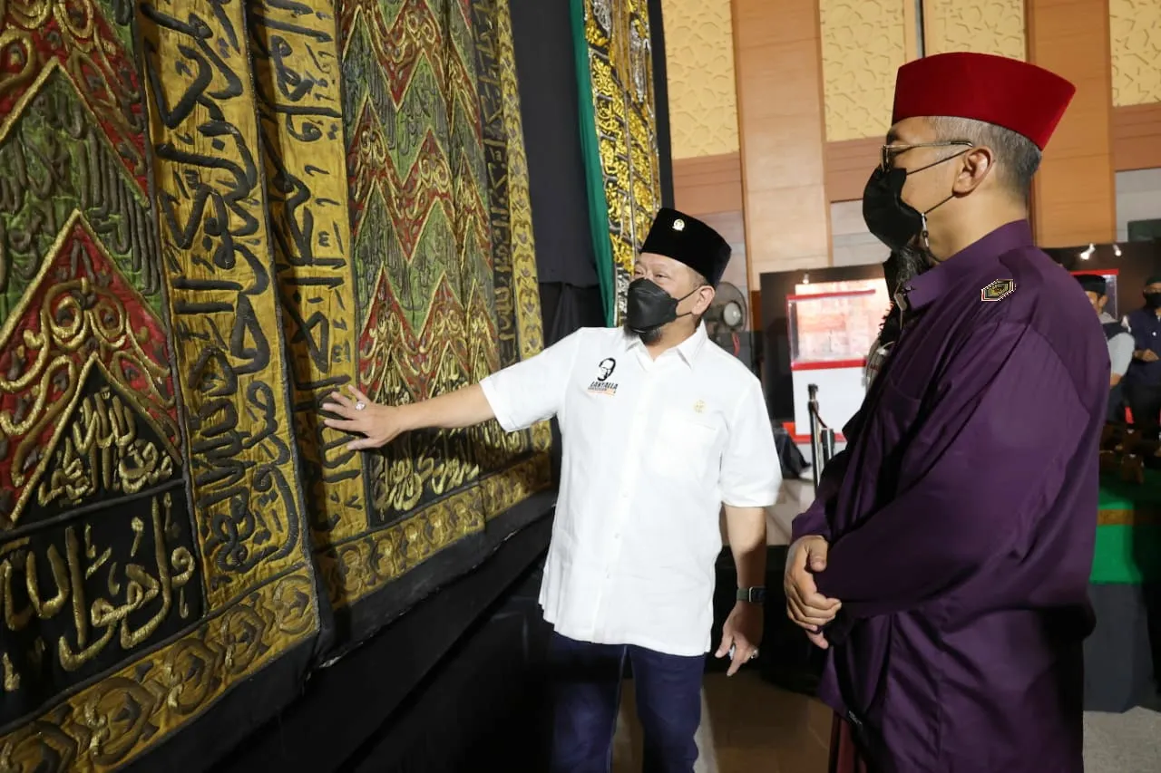 Ketua DPD RI Kagumi Artefak Peninggalan Rasulullah SAW di JIC
