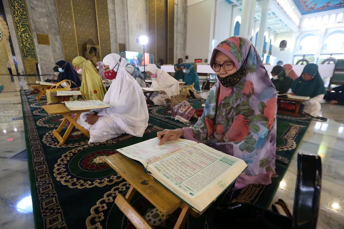 Yuk Ngabuburit di Masjid Al Akbar Surabaya