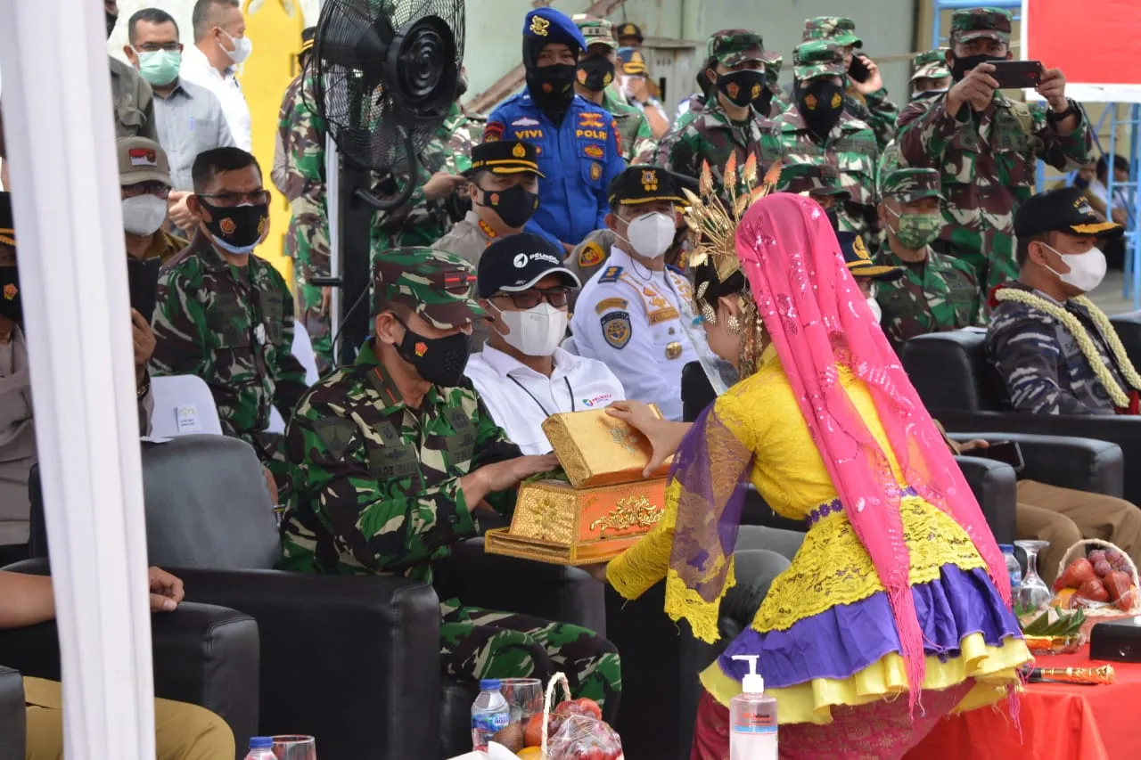 Tarian Tradisional Sumatra Utara Sambut Taruna AAL Latsitardanus 