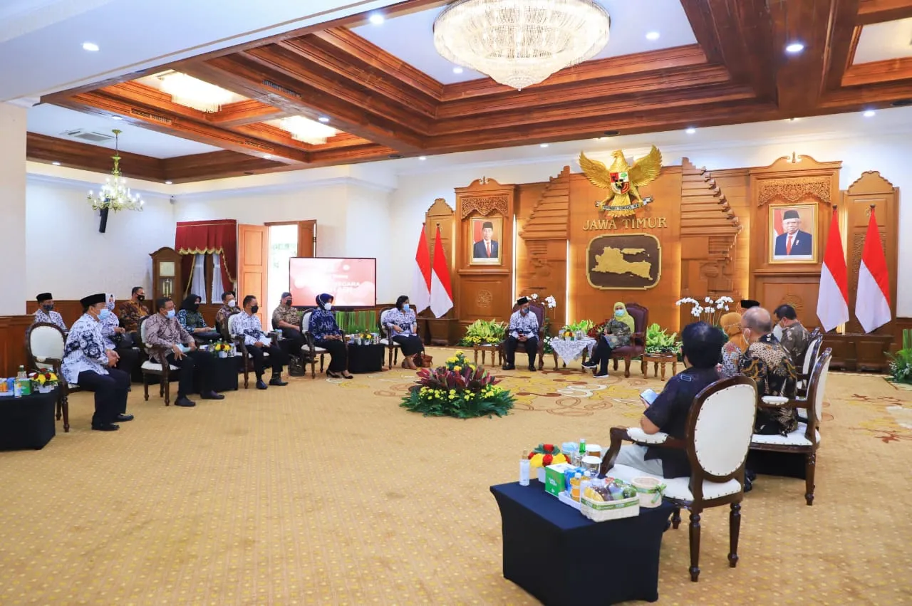 Gubernur Khofifah Minta SMA, SMK, SLB Bentuk Satgas Covid di Sekolah