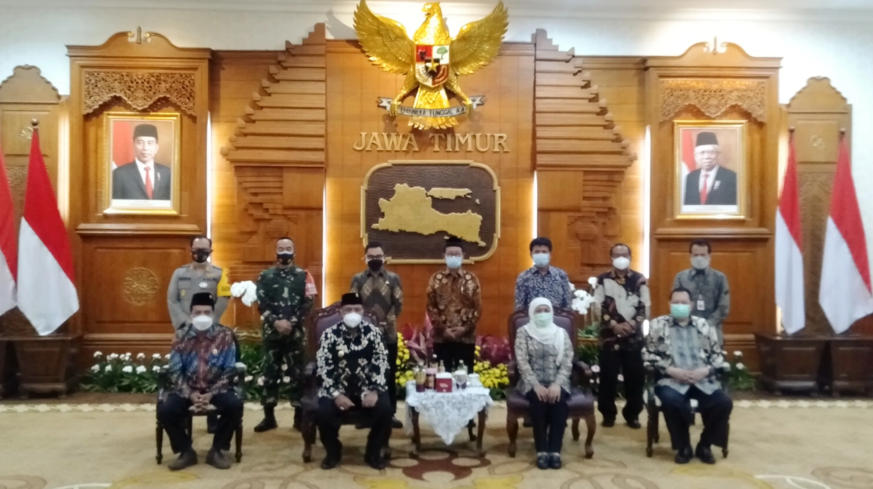 Gubernur Khofifah Serahkan SK Plt Bupati Nganjuk ke Marhaen
