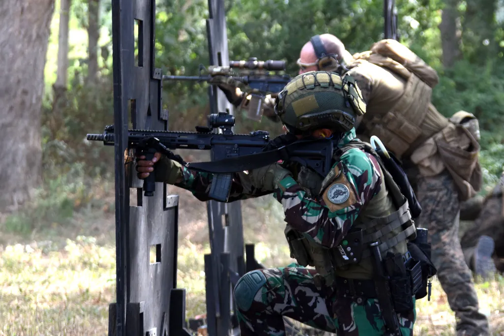 Marinir Indonesia dan Amerika Latihan Bersama Menembak Marksmanship