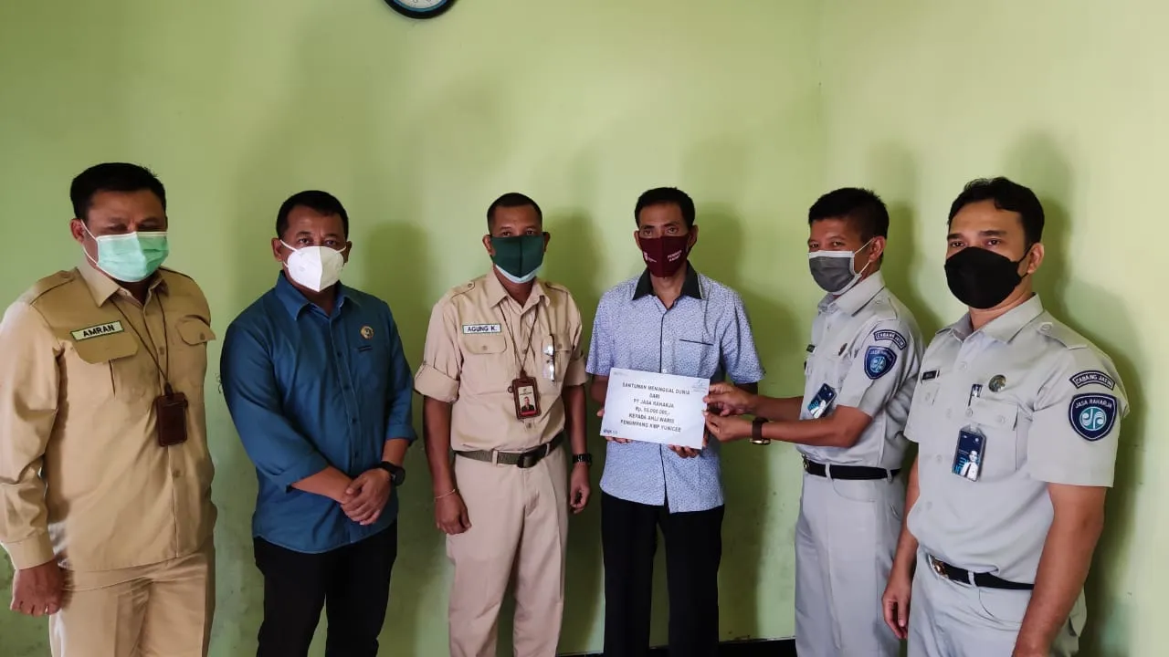 Jasa Raharja Jatim Serahkan Santunan Korban Kecelakaan KMP Yunicee