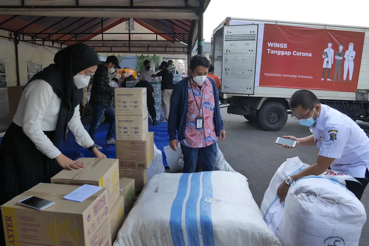 PJB Serahkan Paket Bantuan Covid-19 ke Pemkot Surabaya 