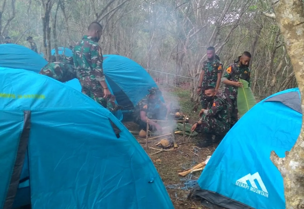 Taruna AAL Tingkat II Weekend Jungle Survival di Hutan Purboyo