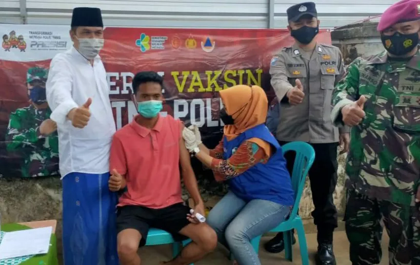Warga Pantura Sampang Antusias Ikuti Vaksin