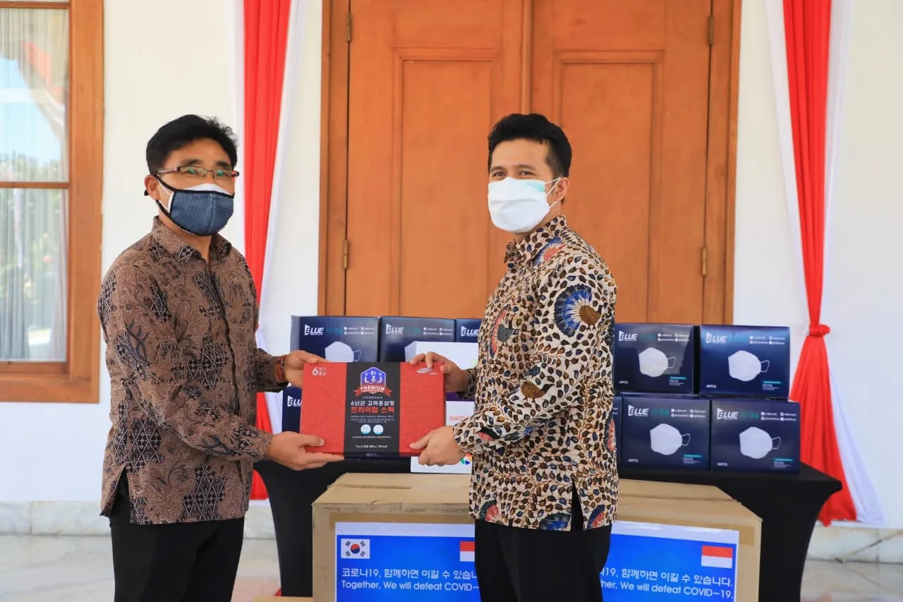 Pemprov Jatim Terima Bantuan Masker dari Provinsi Gyeongnam 