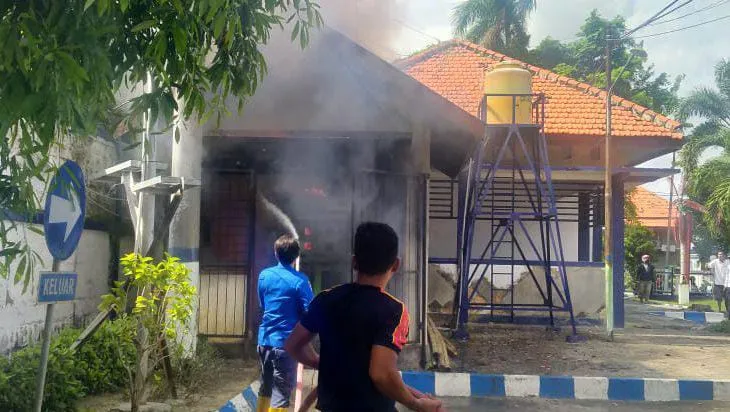Generator Milik Kantor Pemkab Sampang Hangus Terbakar