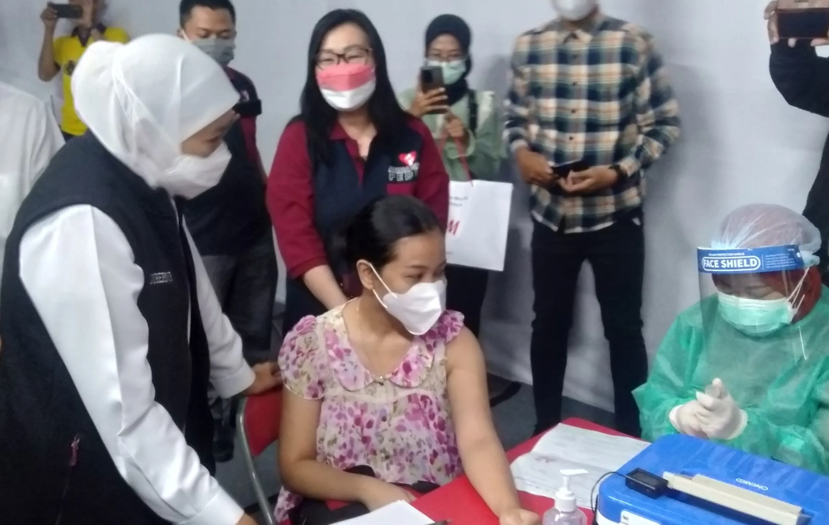 Gubernur Khofifah Apresiasi Pihak Swasta Penggelar Vaksinasi Covid 