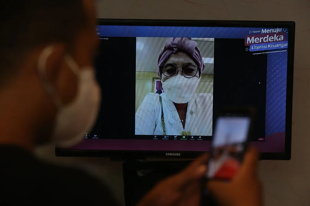  Indah Kurnia Ajak Masyarakat Pahami Pinjol 