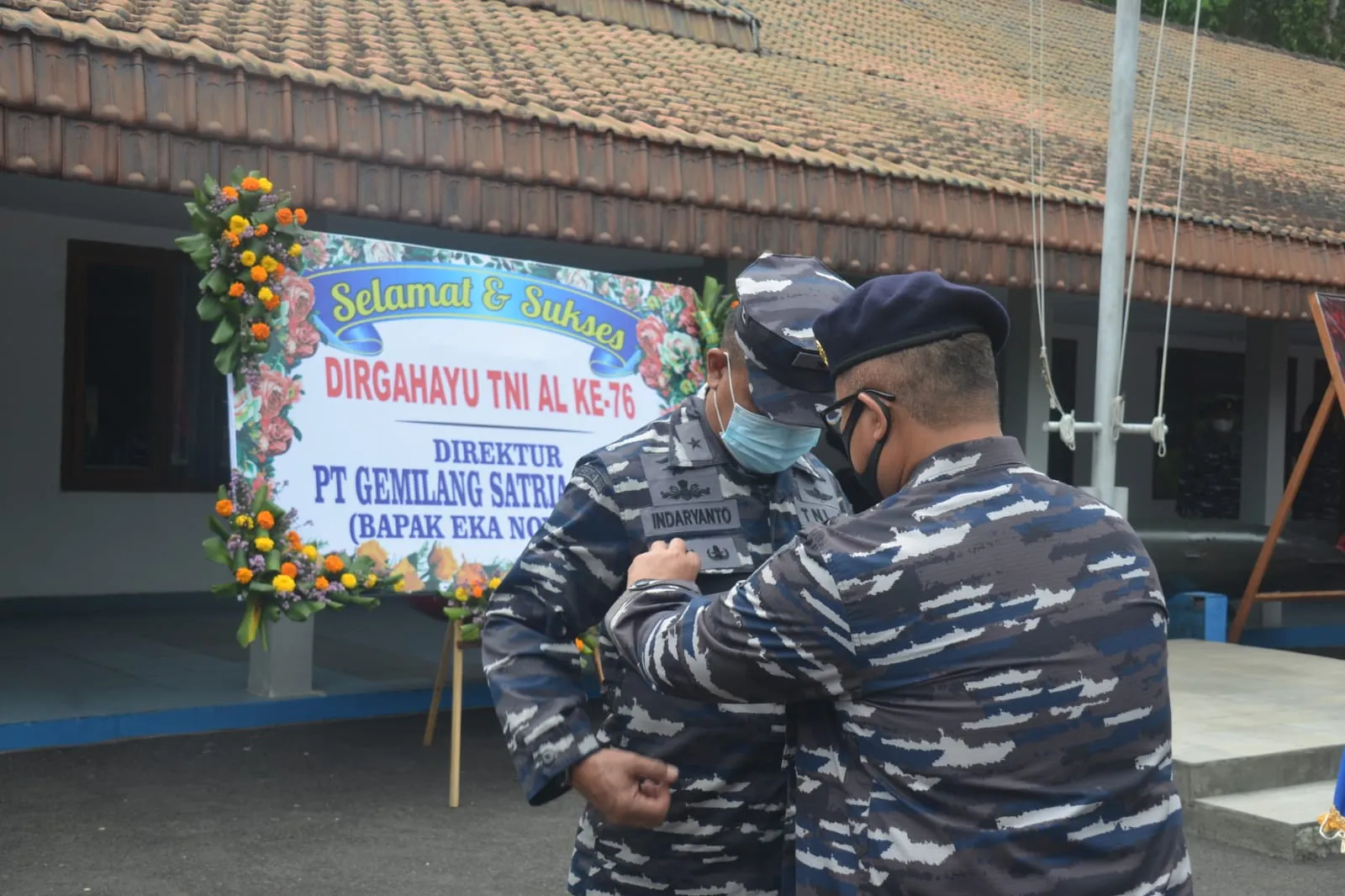 HUT TNI AL Ke-76, Kadispamsanal Dapat Brevet Kehormatan Arsenal