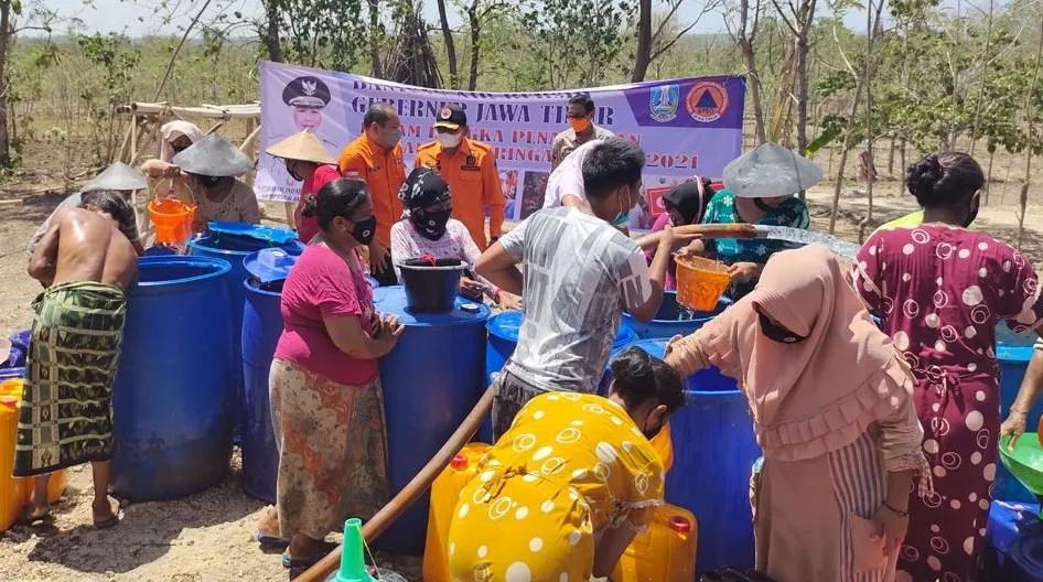BPBD Jatim Salurkan Bantuan Air Bersih Ke Bangkalan