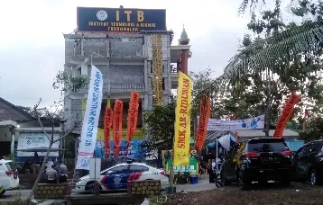 Gubernur Khofifah Resmikan Kampus ITB Trenggalek 
