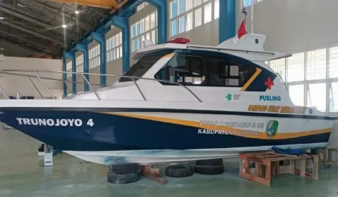 Bupati Sampang Luncurkan Ambulance Boat 