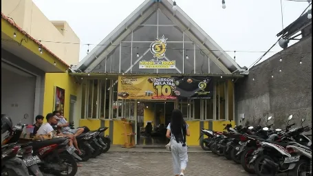 Q5 Steak Gelar Eating Challenge TikTok dan Gowes Bareng