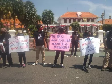 WJI dan Arek Suroboyo Gelar Aksi Simpatik 