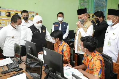Gubernur Khofifah Ajak Milenial Manfaatkan Peluang Ekonomi Kreatif 