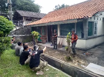 PPM dan AWS Tanam Bibit Mangga di Depan Markas Resimen Yudha Putra 